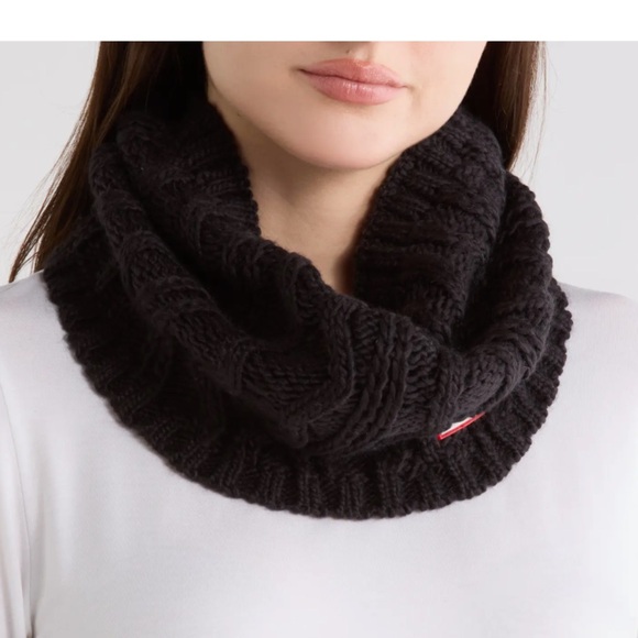 Hunter Cable Knit Fleece Lined Neck Warmer